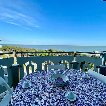 Apartment With Pool And Sea View By Beahost